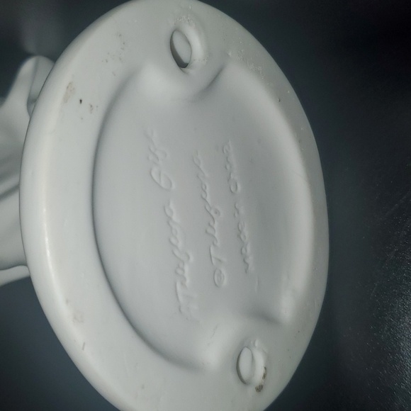 Teleflora sculpture home about 11" x 4" white Mother Mary with child art Madonna - Picture 2 of 4